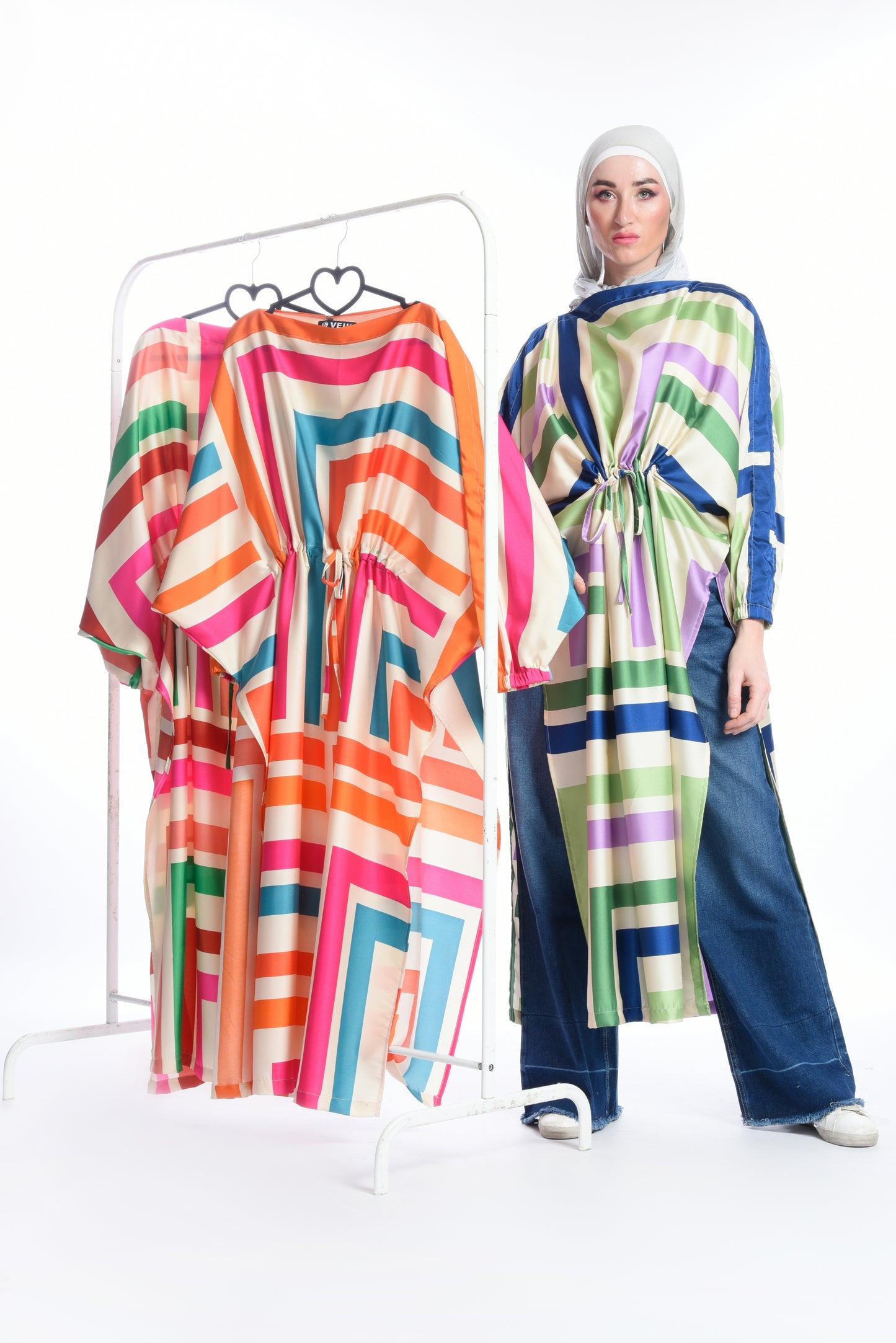 Stain side splitted tie dress