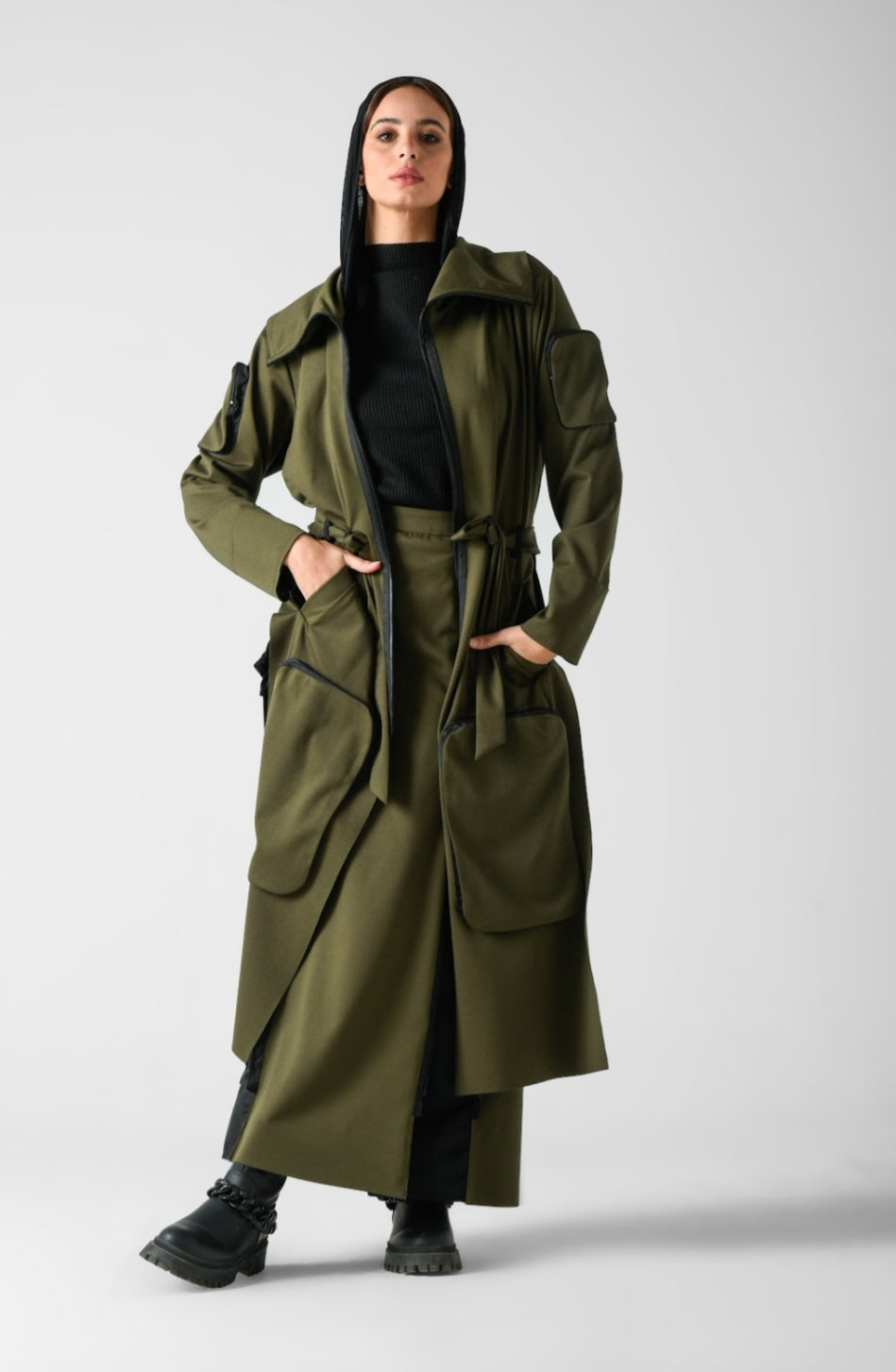 Mystical Masquerade (black/ olive)