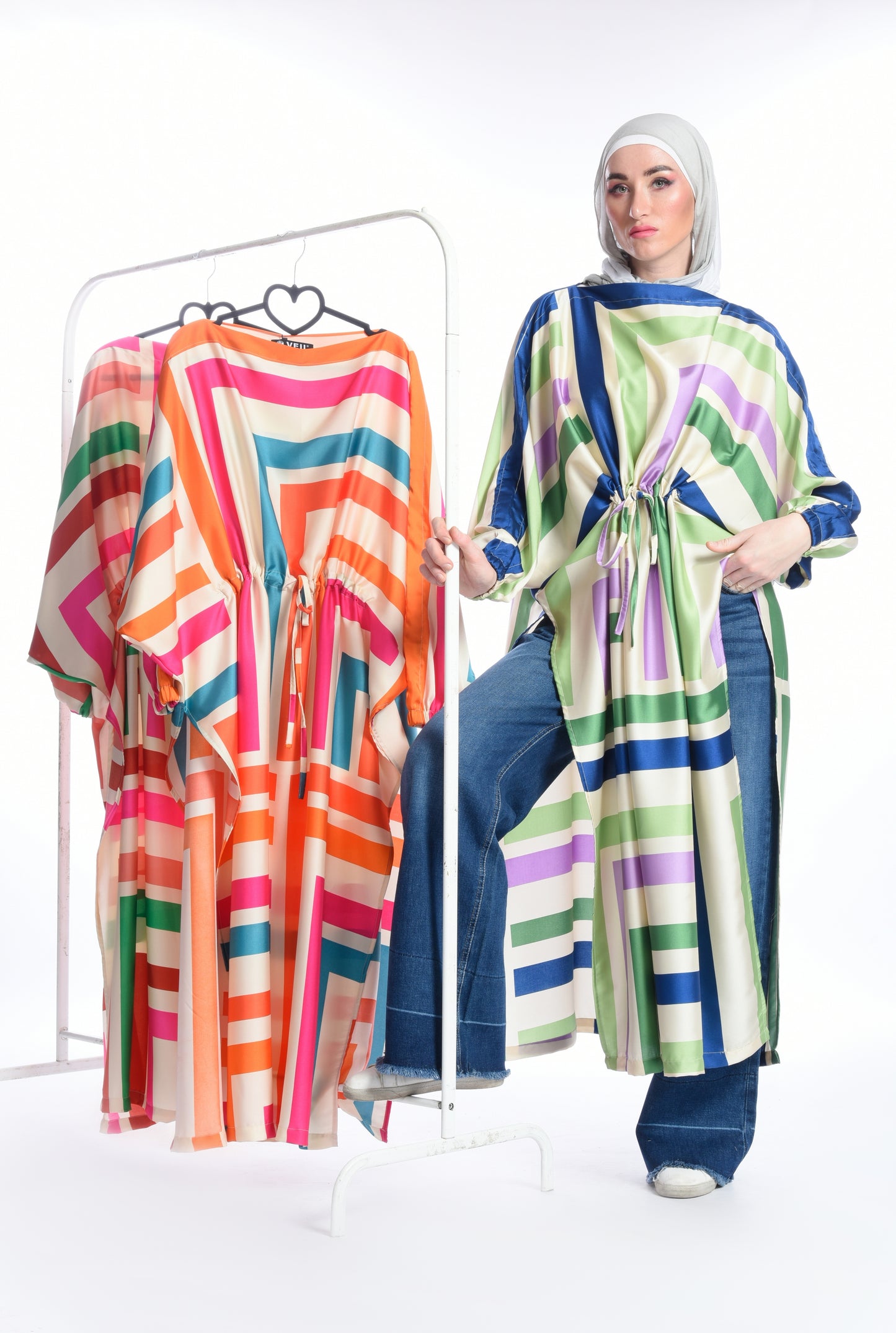 Stain side splitted tie dress