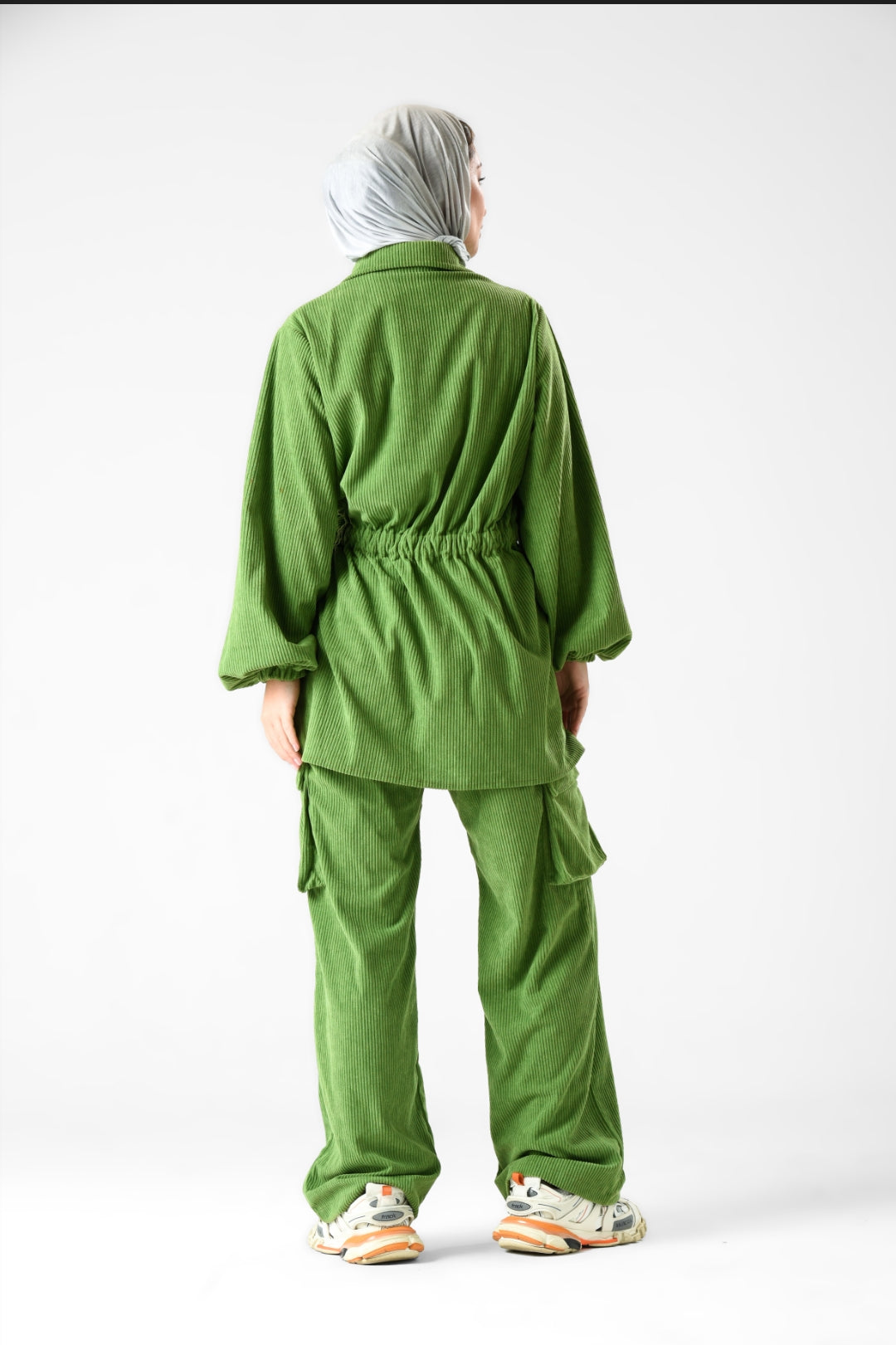Electric whispers green-beige
