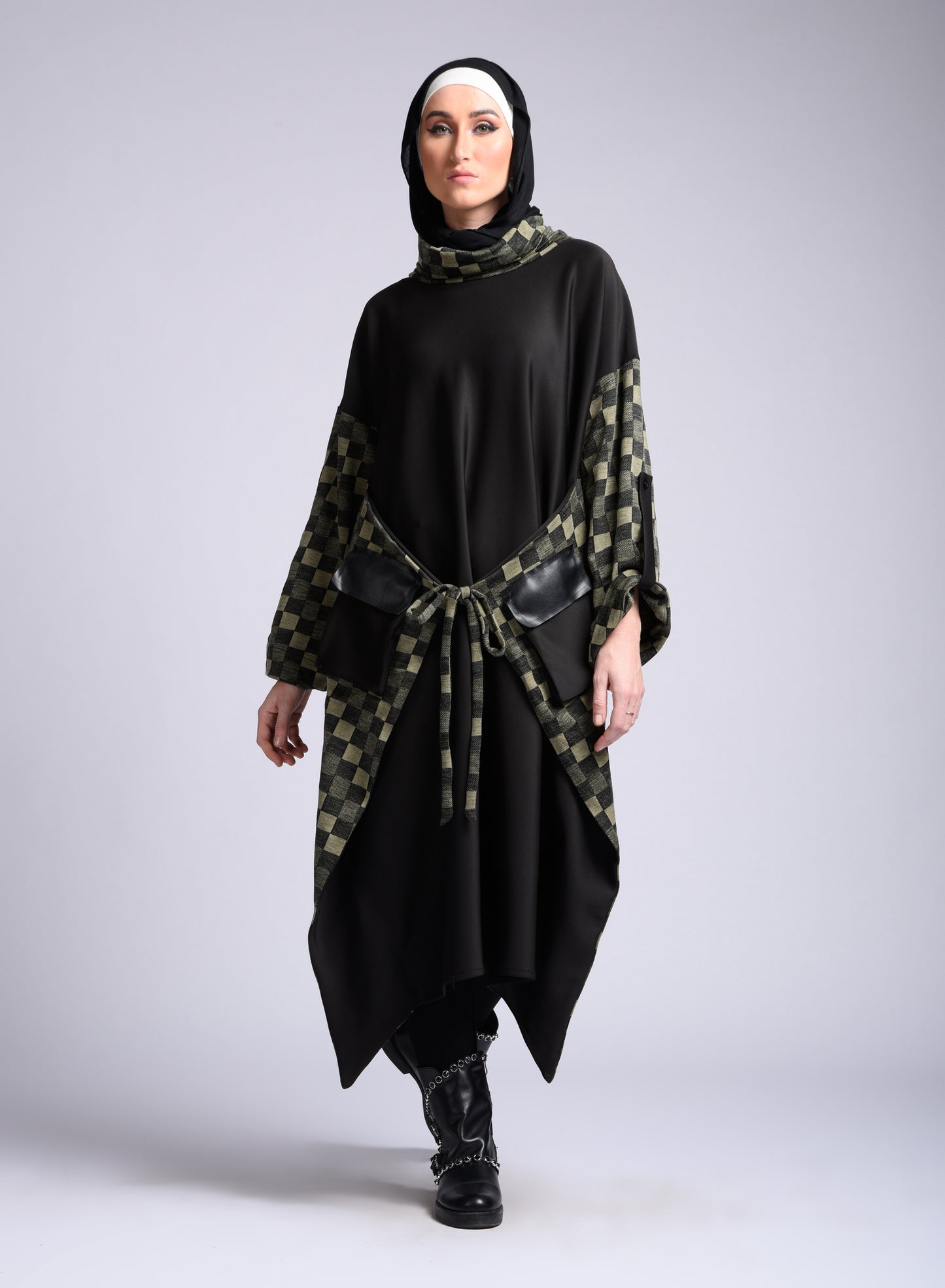 Ment Long dress with wide sleeves and tie