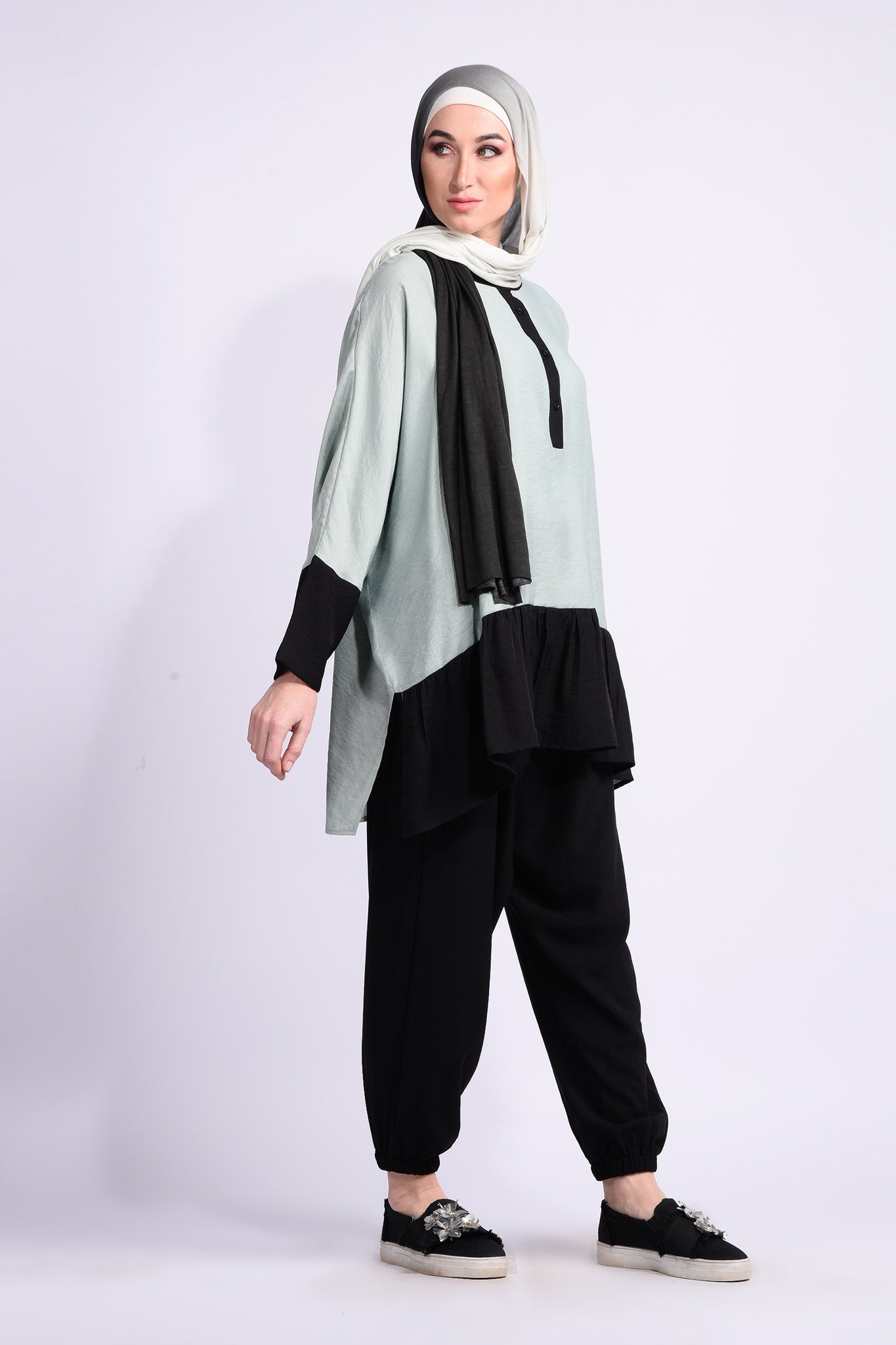 Ment Floral Button Blouse With Loose Sleeves