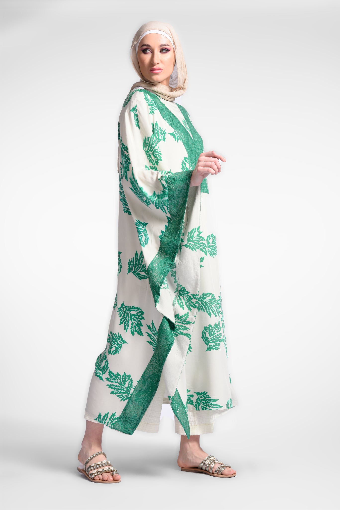 Green printed dress with long wide sleeves