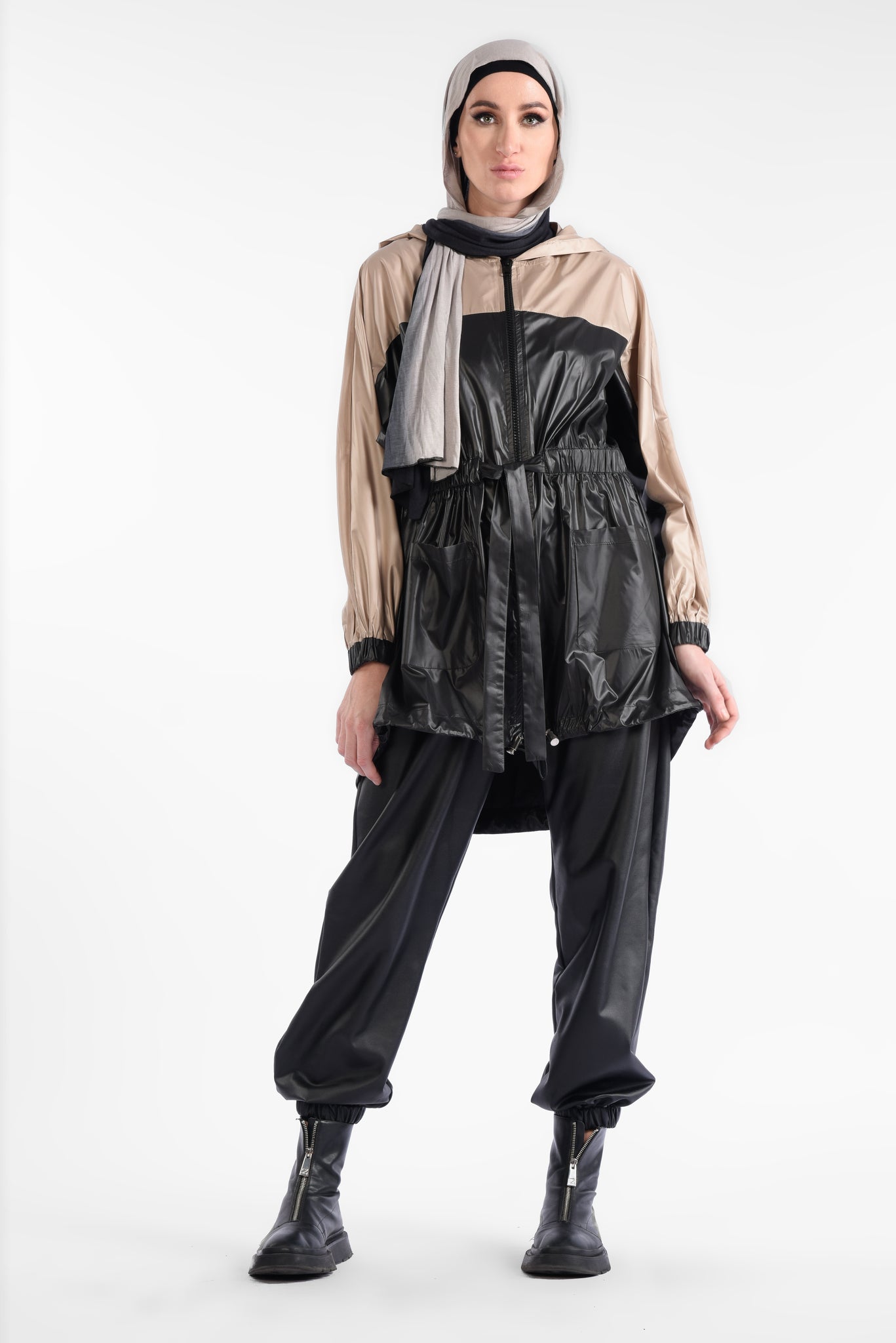 Black hooded jacket with elasticated sleeves