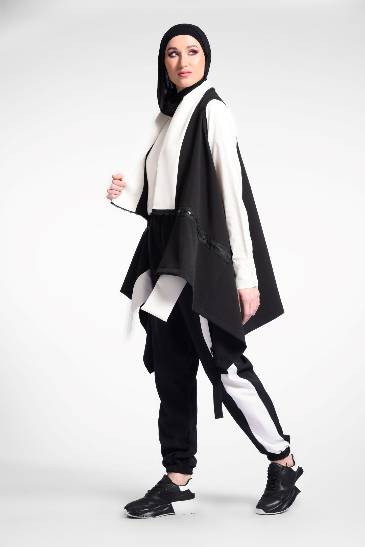 Black Sleeveless Vest