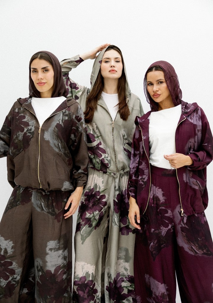 Abstract Flora Zip Set (Highlights the key design features)