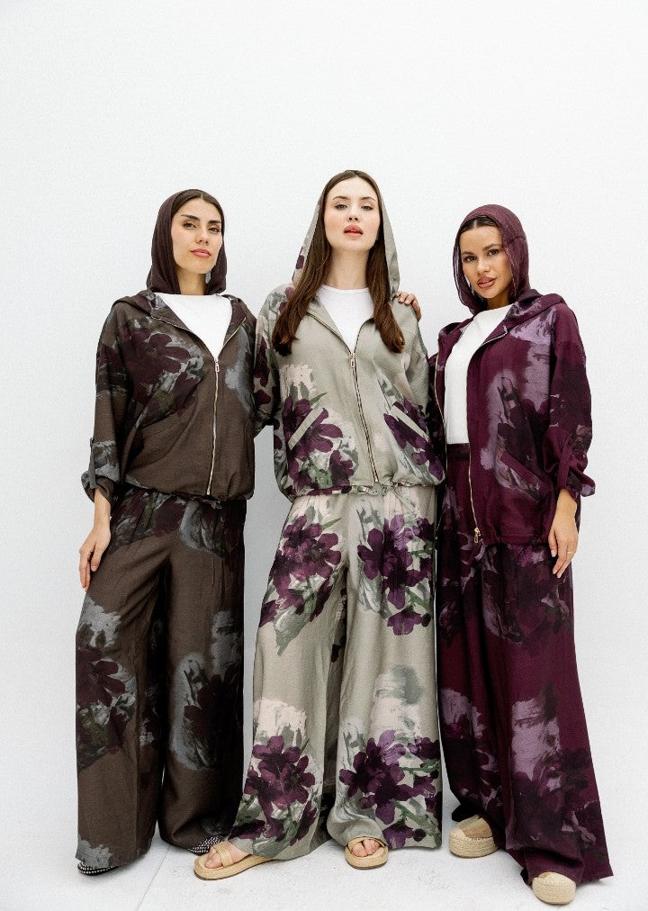 Abstract Flora Zip Set (Highlights the key design features)