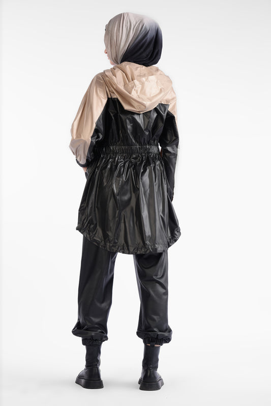 Black hooded jacket with elasticated sleeves