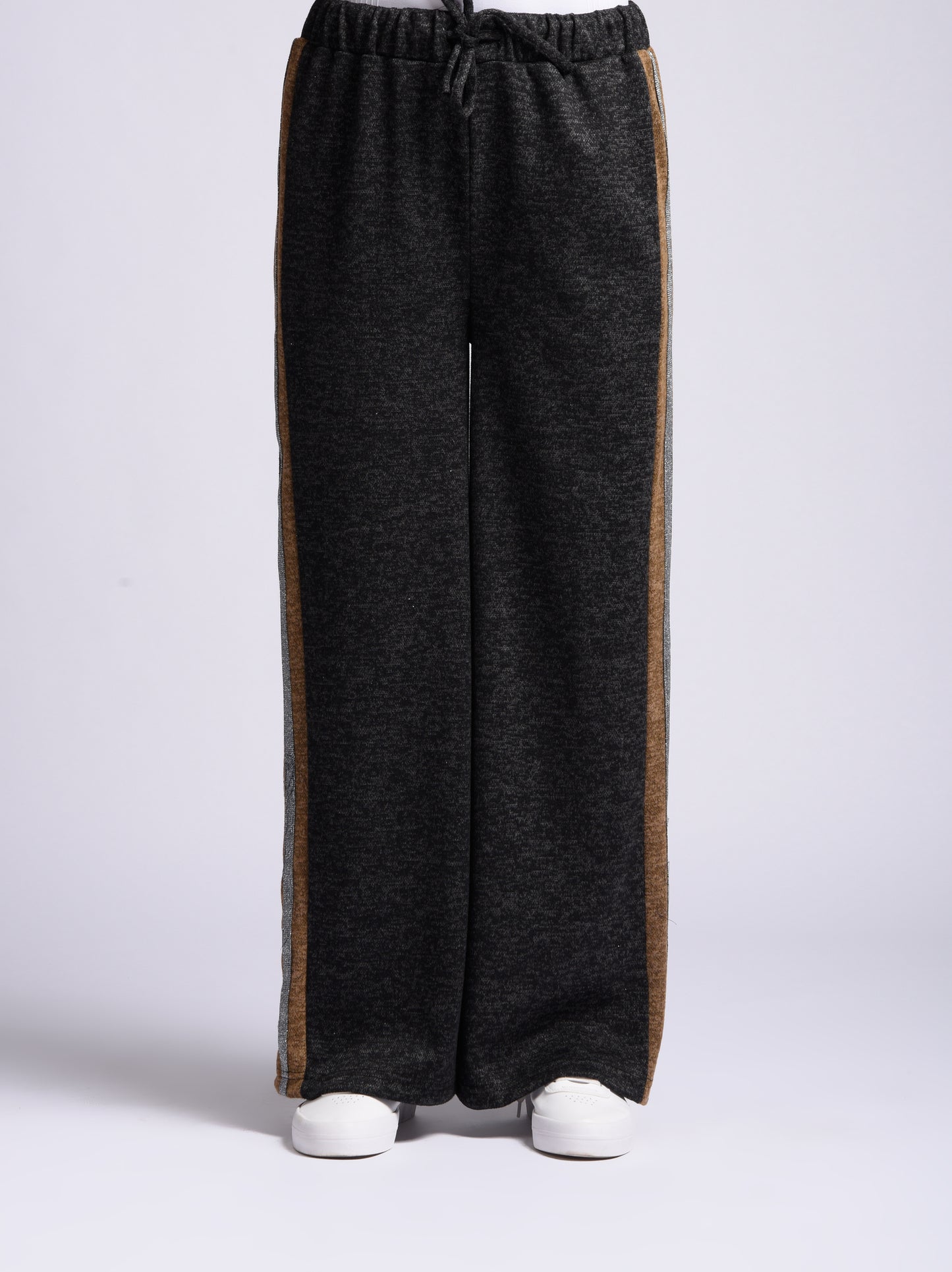 Wide black pants