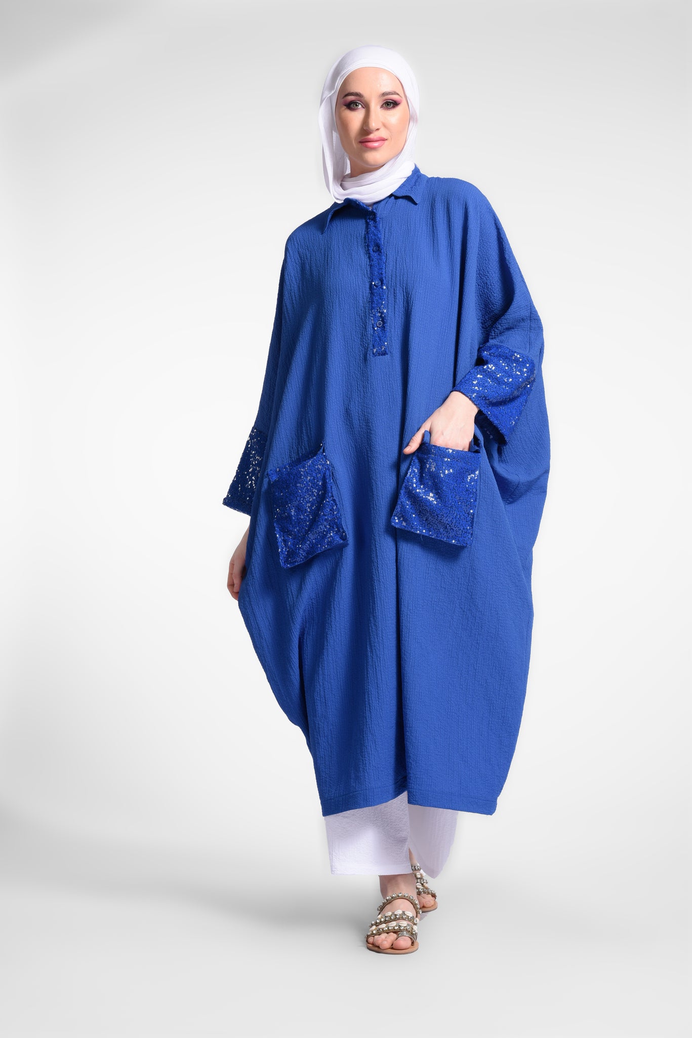 Blue midi dress with round neck and hood