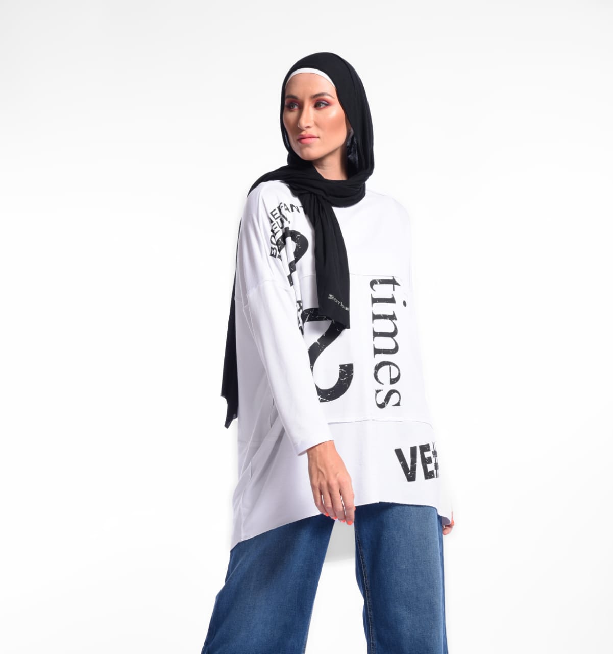 White Round Neck Long Sleeves High-Low Loose T-Shirt